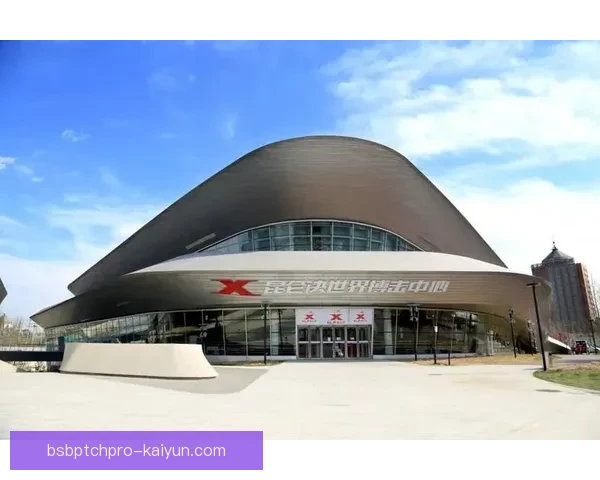 久保建英参与慈善活动，展现体育人文关怀与社会责任。