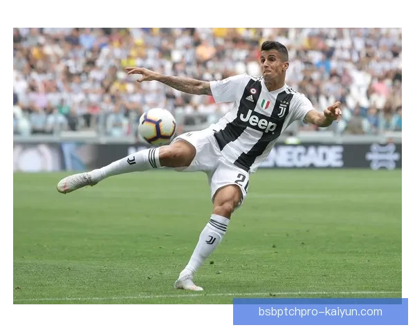 若昂·坎塞洛状态回暖，曼城边卫表现稳健引发关注